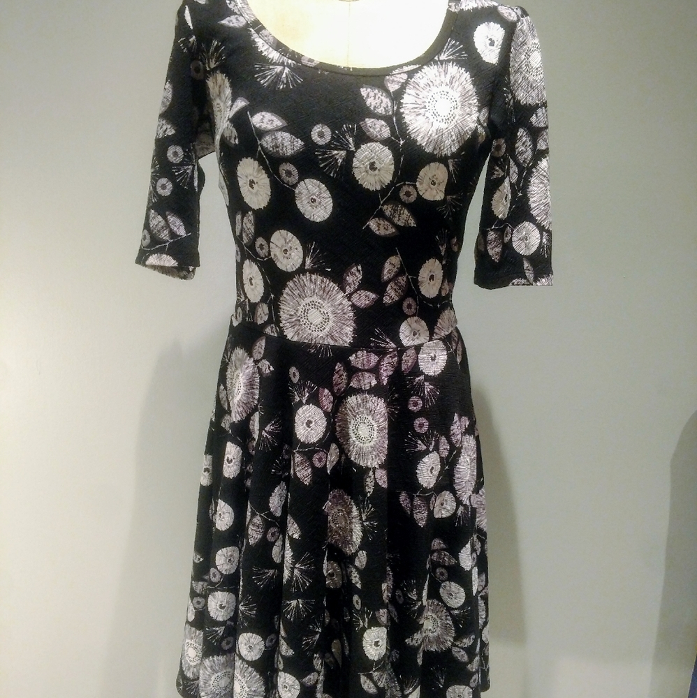 LuLaRoe Dress Nicole - Picture 1 of 6